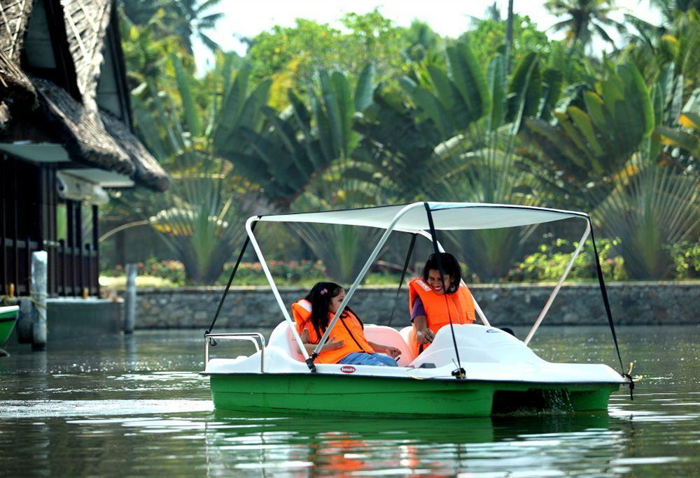 Vasundhara Sarovar Premiere Alappuzha Exteriér fotografie